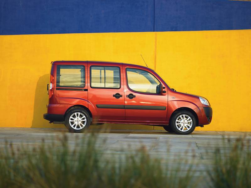 Фото автомобиля FIAT Doblo Panorama